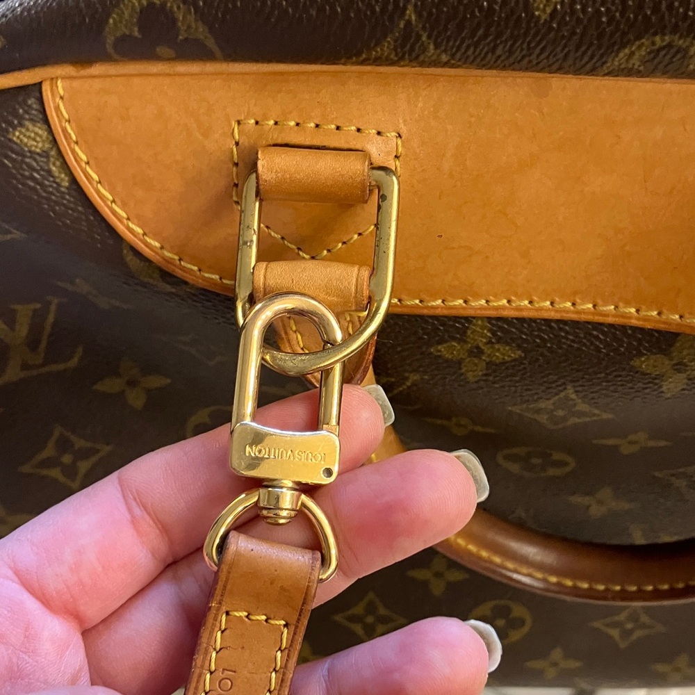 GORGEOUS Authentic Louis Vuitton Deauville with Authentic LV Crossbody Strap!! - Picture 8 of 12